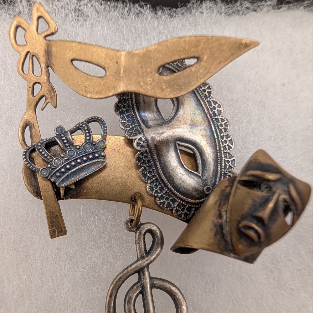 Susan L Richardson Brooch Womens Gold Silver Mask Music Theater 1996 Vintage - Picture 3 of 8